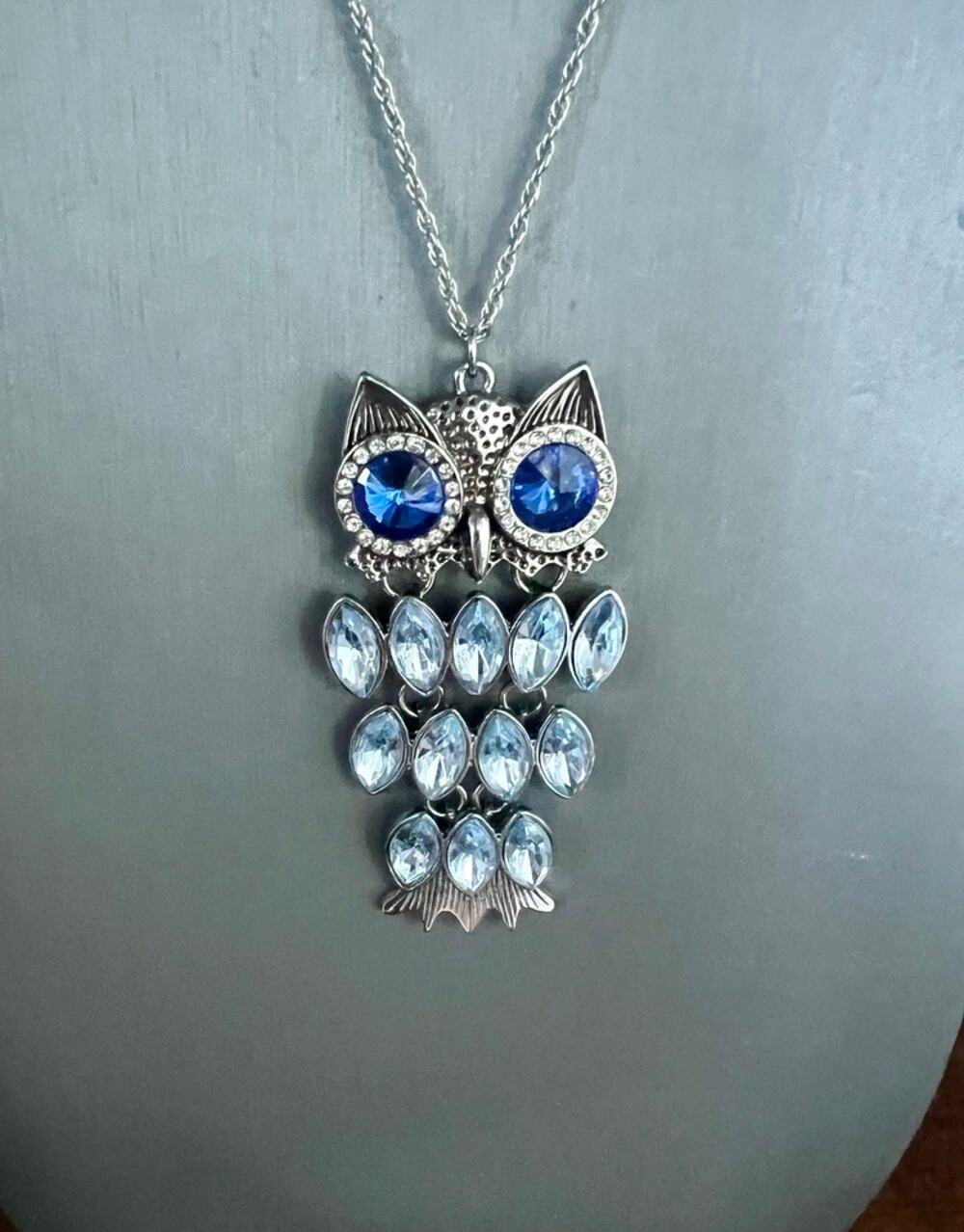 Owl blue rhinestone silver necklace